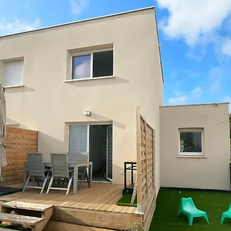 Le Reve Au Soleil: Seaside With Pool Holiday home Serignan
